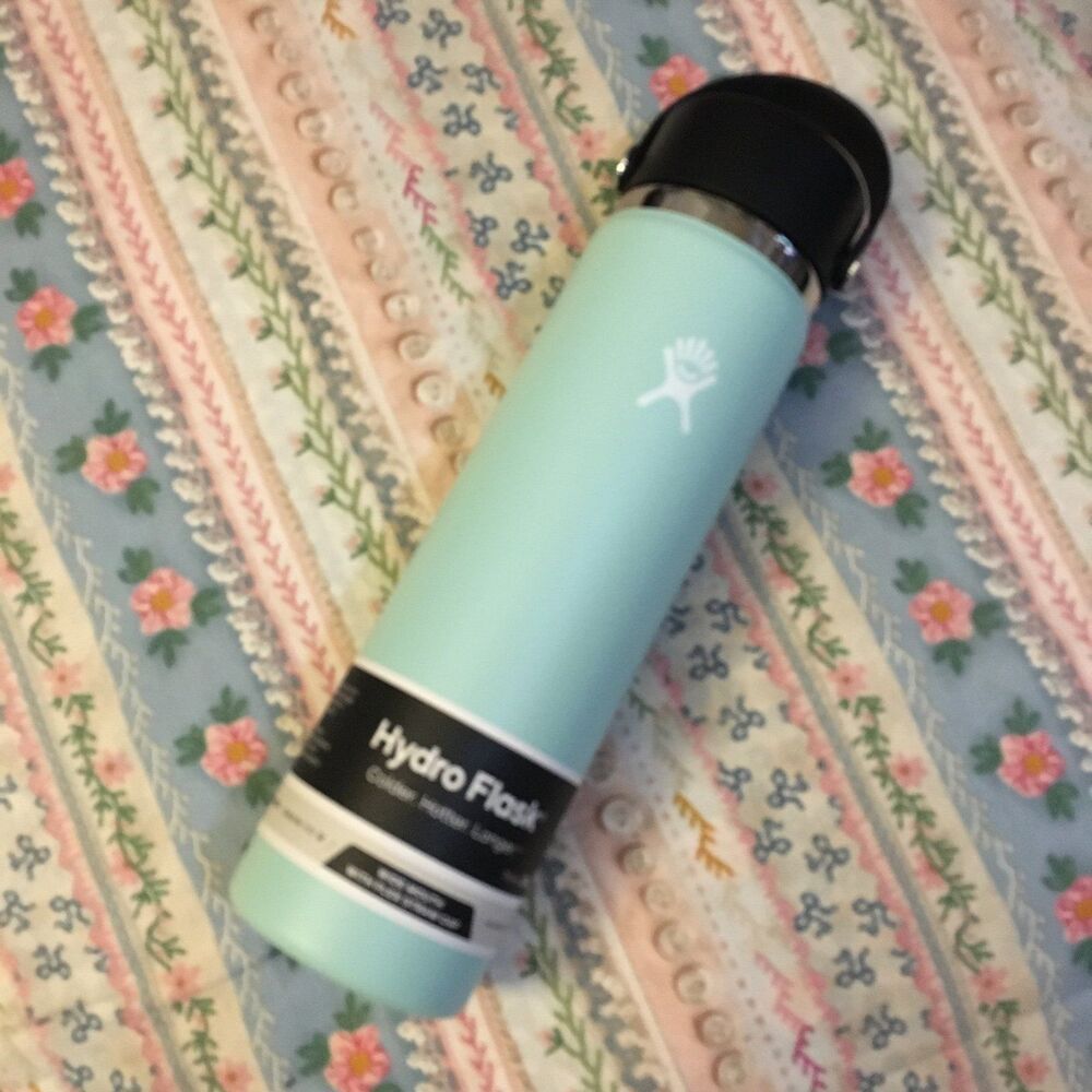 Hydro Flask 24 oz Light Teal Wide Mouth with Flex Chug NEW